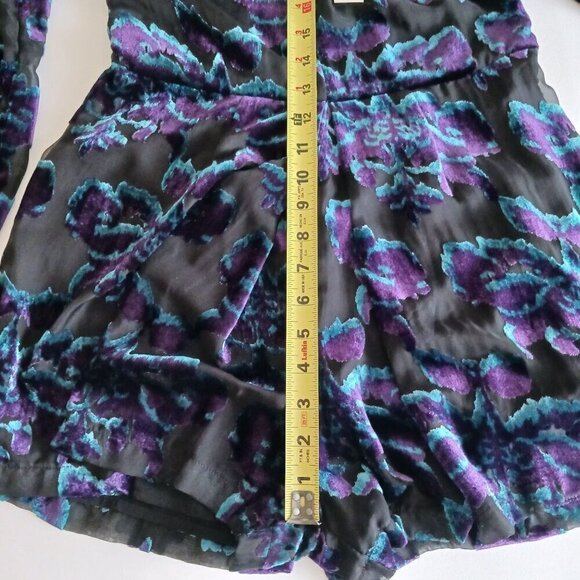 Adelyn Rae City Lights Velvet Burnout Romper Size Small V Neck NWT - Picture 12 of 13